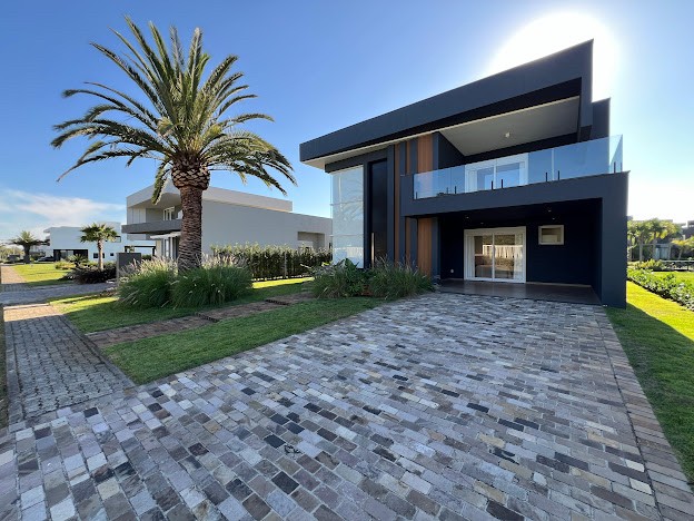 Casa em Condomínio 5 dormitórios para venda, Parque Antártica em Capão da Canoa | Ref.: 4045